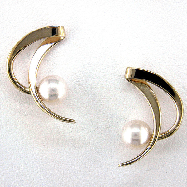 Pearl Curve Earrings