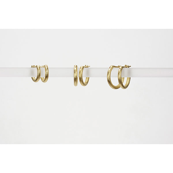 Classic 18k Yellow Gold Hoop - Medium/Large