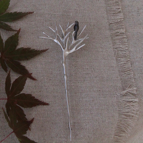 Thin Twig with perched bird pin